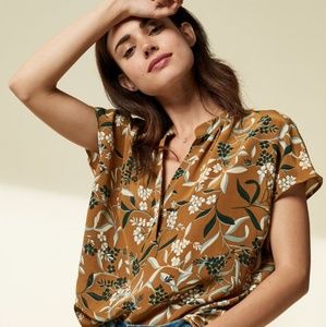 Amour Vert Silk Blouse in Gold Floral